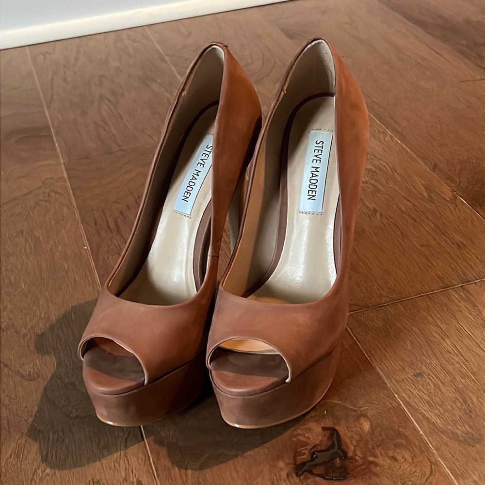 Steve Madden platform peep-toes